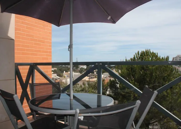 Com Piscina Em Albufeira, Corcovada Apartment